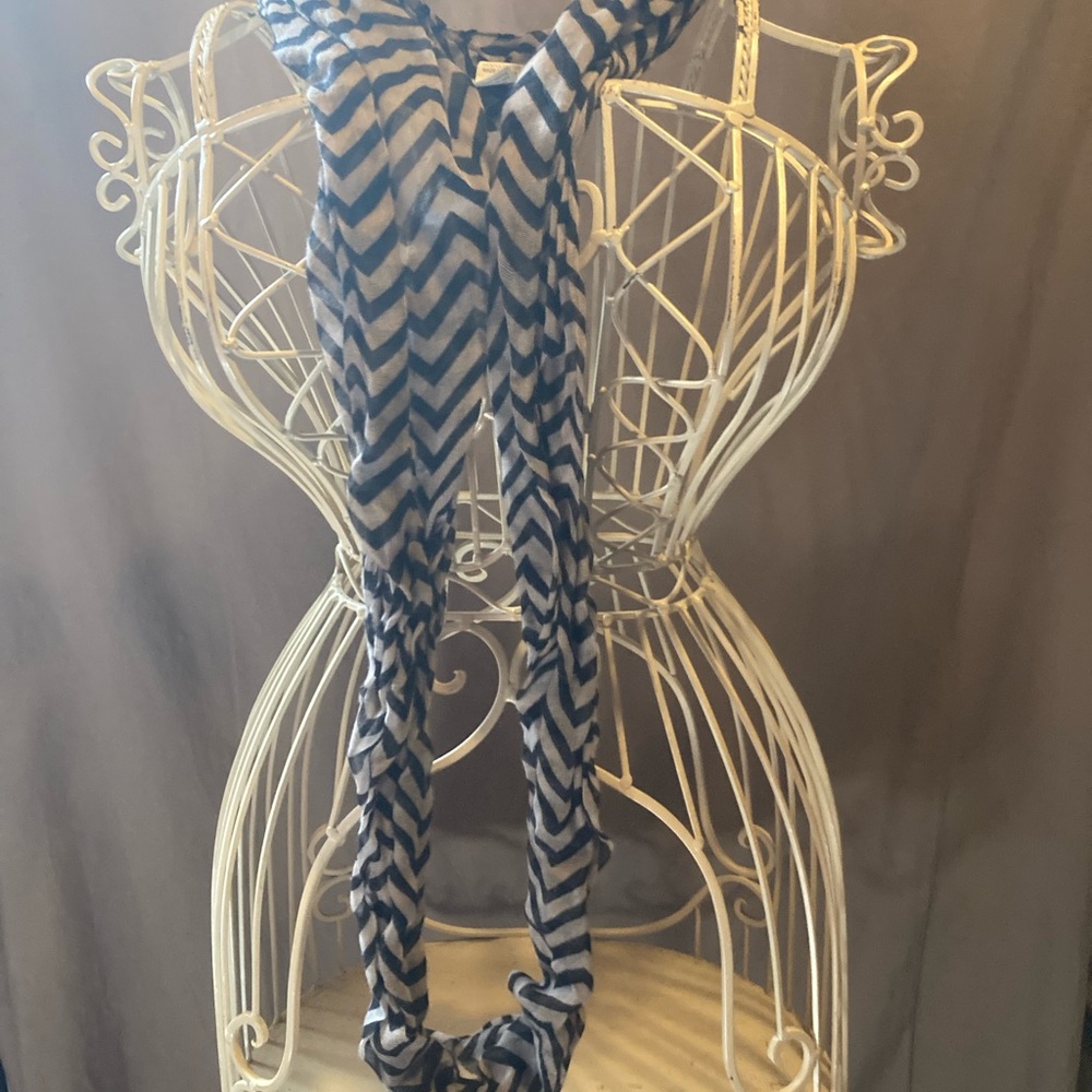 Chevron Patterned Infinity Scarf - Black and Gray